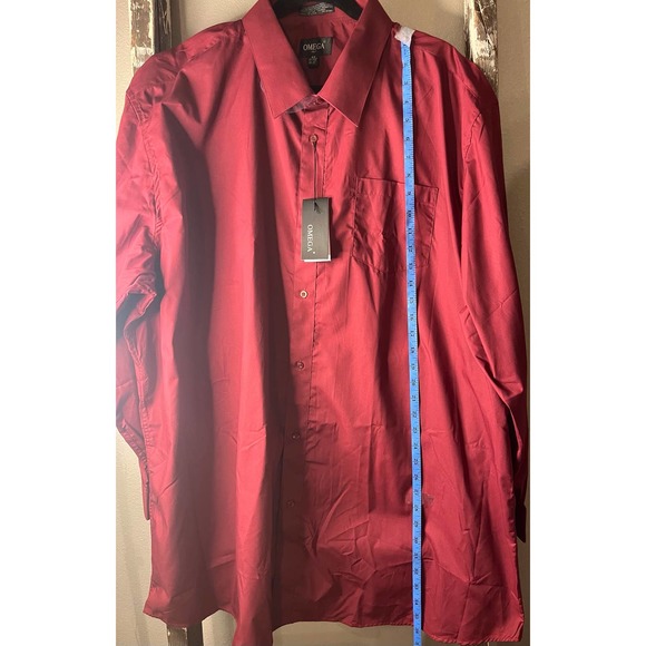 Burgundy Dress Shirt with Classic Collar and Smooth Finish - Picture 4 of 6